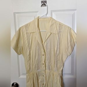 True Vintage 1950s 1960s Yellow Dress Size XL Embroidery
